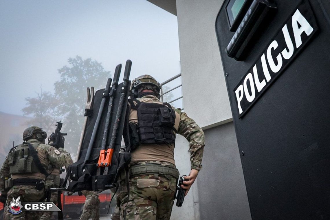 Policjanci posiadają coraz mniejsze zaufanie. Ciekawy raport i grafika [MAPA]