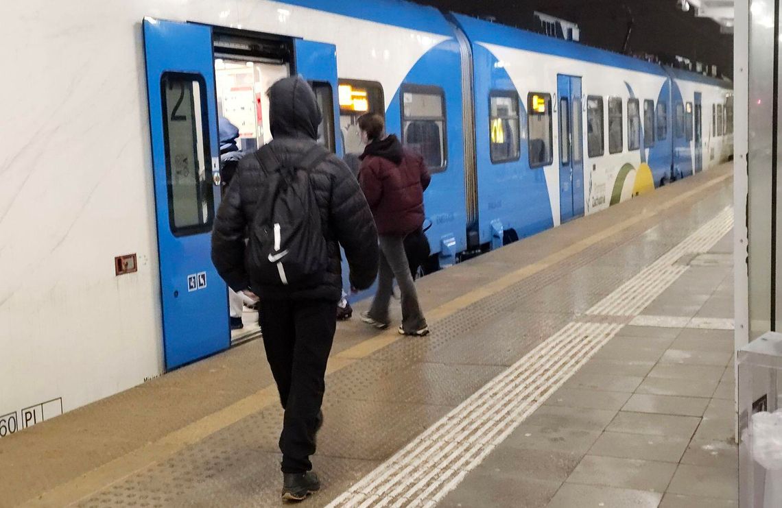 Północ zyskuje, południe traci – nowe absurdy w rozkładzie jazdy pociągów. Rekordowy czas na trasie