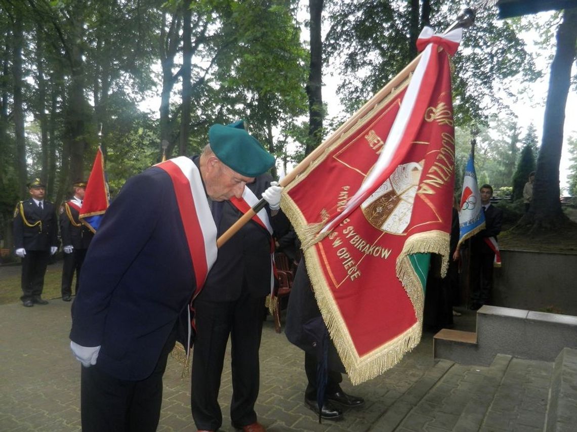 Pomnik Sybiraczki w rocznicę agresji sowieckiej Pomnik Sybiraczki w rocznicę agresji sowieckiej