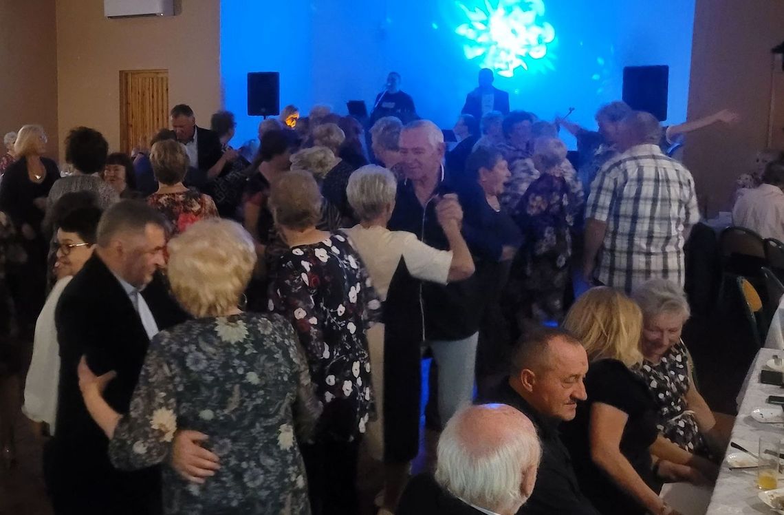 Ponad 100 seniorów bawiło się na gminnej imprezie