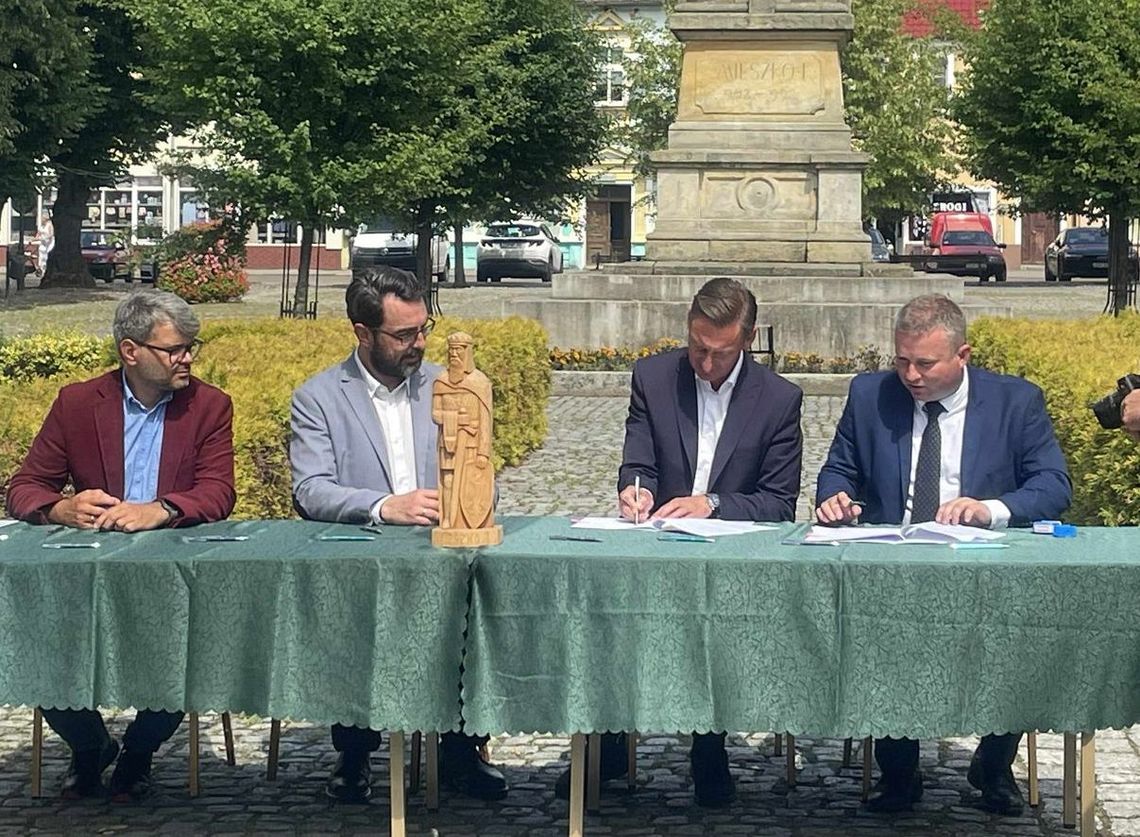 Ponad 200 tys. zł dla gmin z powiatu gryfińskiego Ponad 200 tys. zł dla gmin z powiatu gryfińskiego