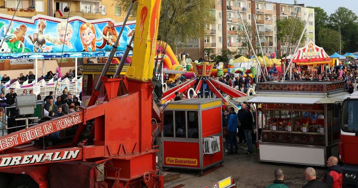 Popularne wesołe miasteczko [FOTO]