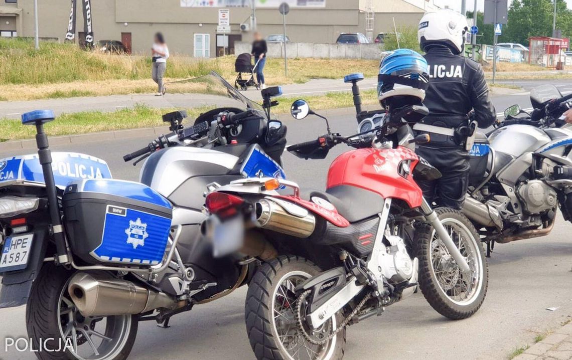 Poruszał się motocyklem w sposób budzący podejrzenia. I wpadł