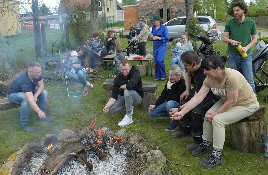 Posadzili 34 drzewa w celu odtworzenia starej alei owocowej [FOTO]