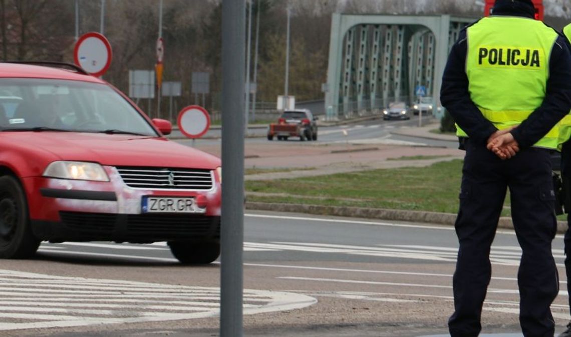 Pościg za kierowcą po moście Pościg za kierowcą po moście