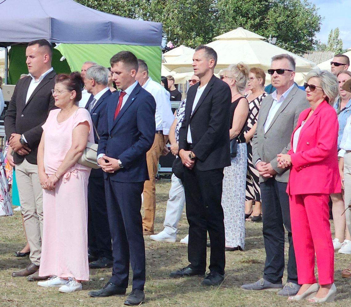 Poseł Lewicy na mszy dożynkowej. Tradycja, polityka i kwestia świeckości państwa Poseł Lewicy na mszy dożynkowej. Tradycja, polityka i kwestia świeckości państwa