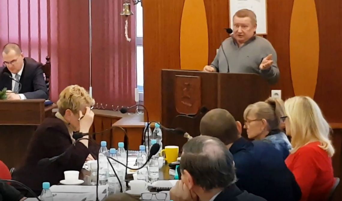 Poskarżył się na burmistrza. Jednak był zadowolony, że rada nie uznała winy Sawaryna