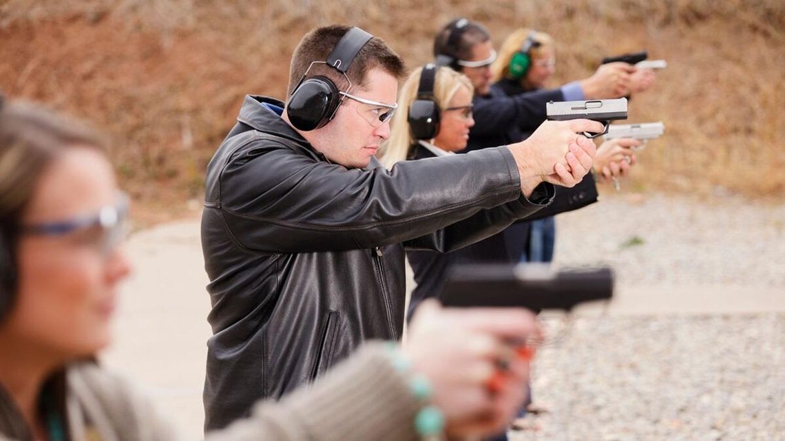 Polacy zostaną uzbrojeni - tak chcą posłowie. Przepisy dotyczące broni będą poluzowane