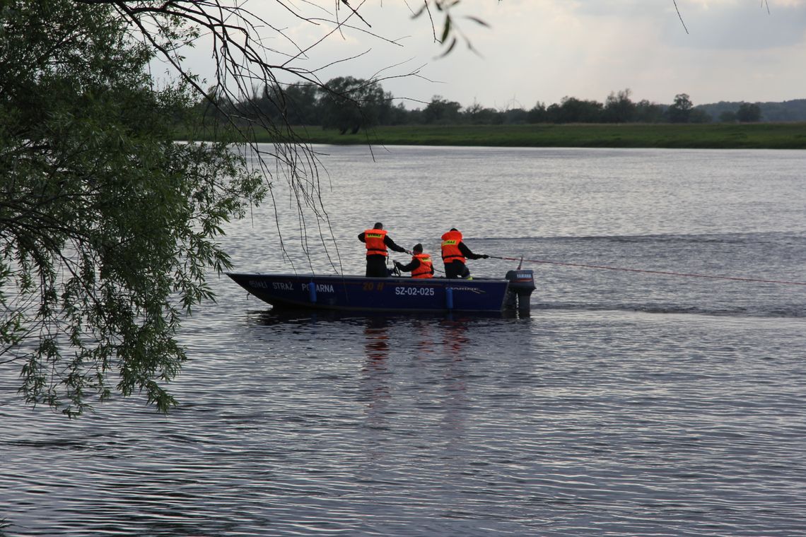 Poszukiwali topielca w Odrze Poszukiwali topielca w Odrze