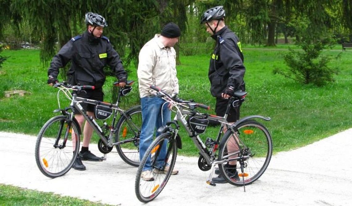 Poszukiwanego mężczyznę zatrzymali policjanci na rowerach