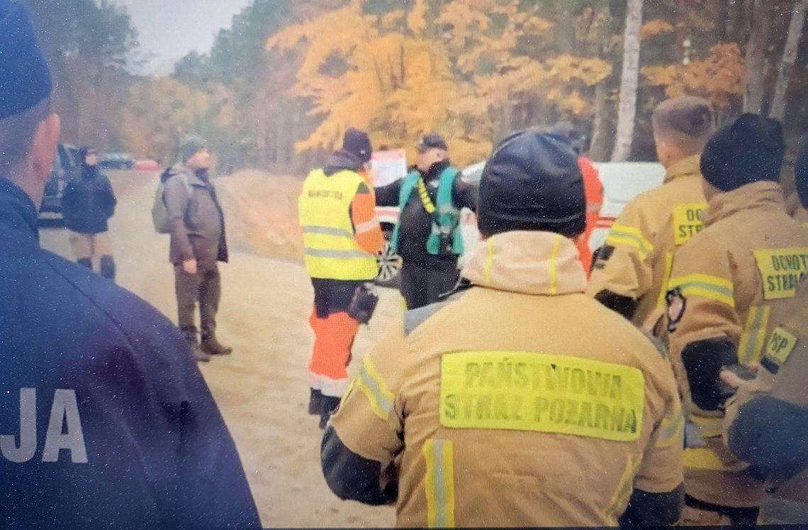 Poszukiwania zaginionego myśliwego w lesie