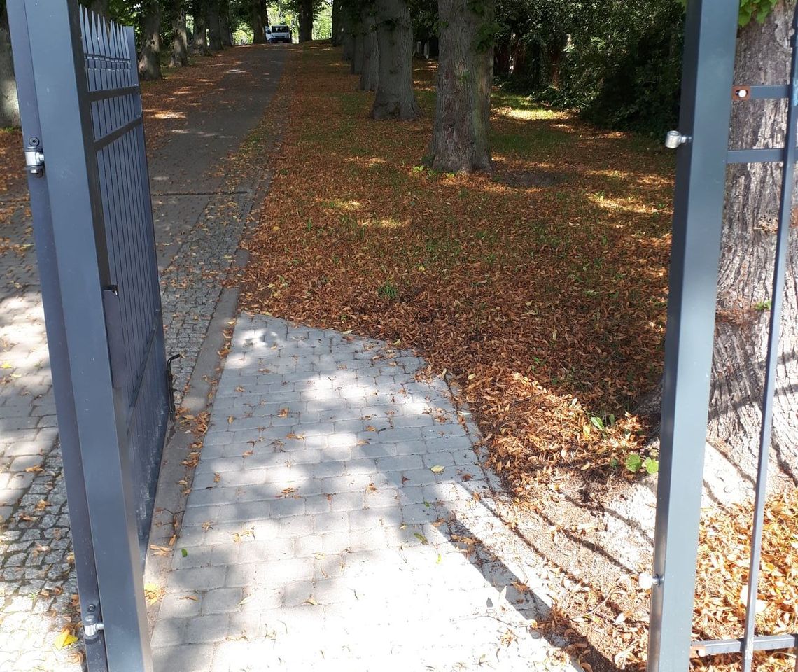 Poszukiwany sprawca kradzieży na cmentarzu!