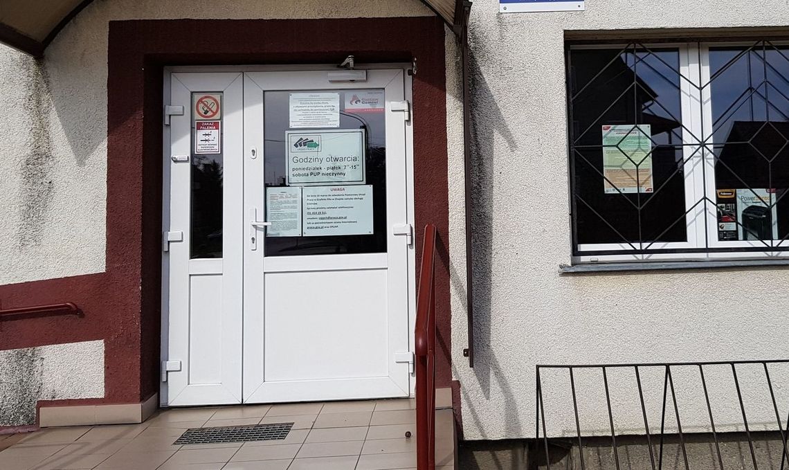 Powiatowy Urząd Pracy zamknięli, ale wyznaczając wizytę, nie poinformowali - skraży się czytelniczka