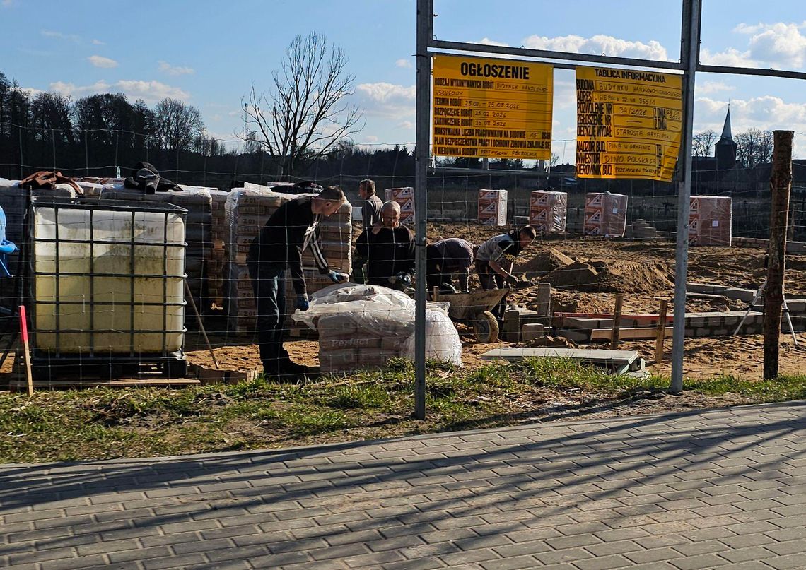 Powstaje nowe Dino. Są już fundamenty