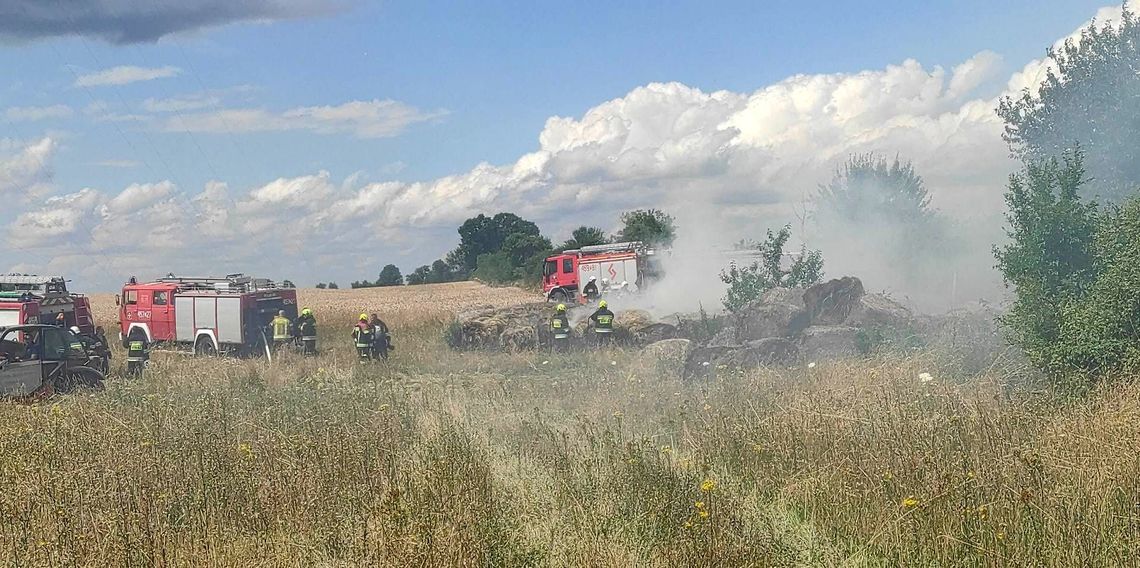 Pożar balotów słomy. Szybka reakcja strażaków [FOTO]