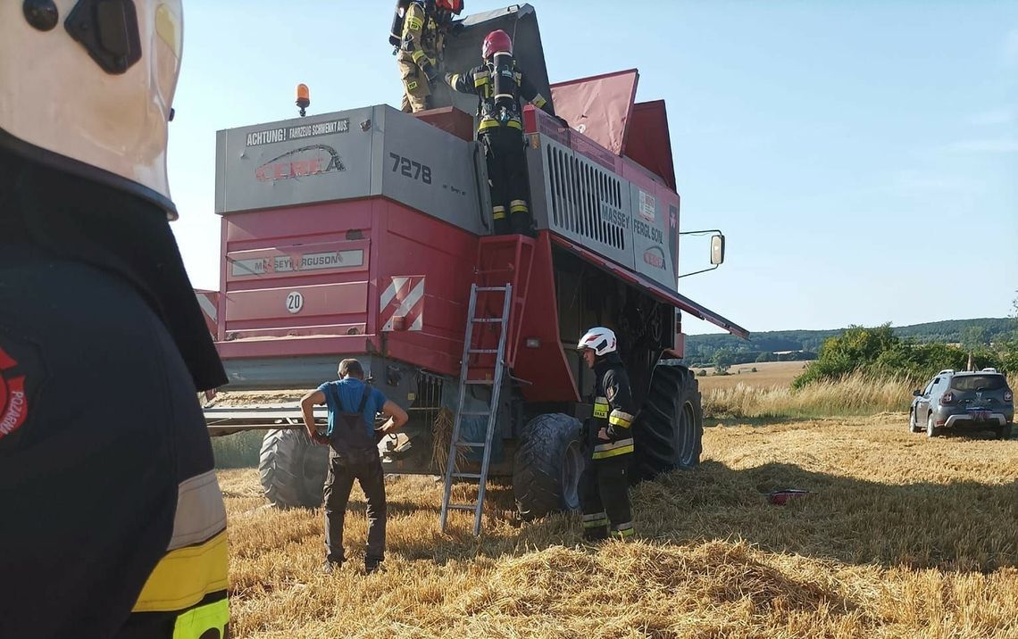 Pożar kombajnu i ścierniska