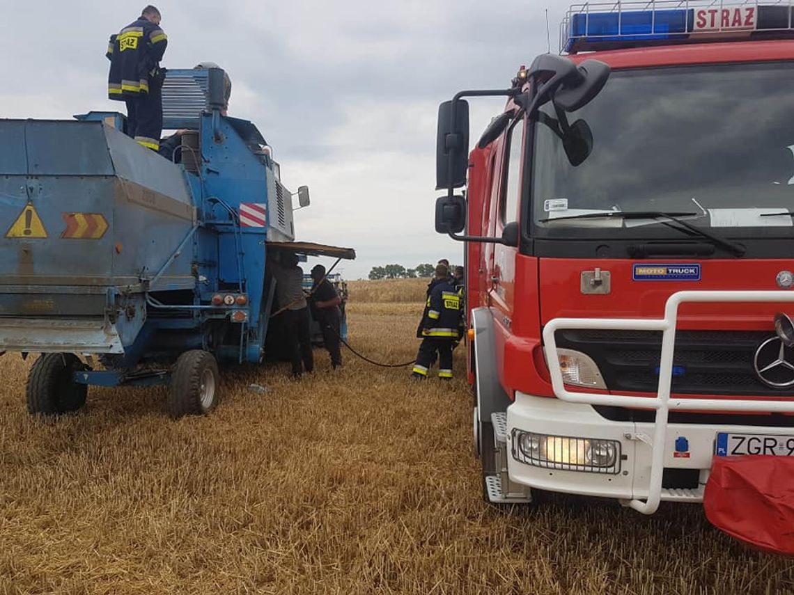 Pożar kombajnu [ZDJĘCIA]