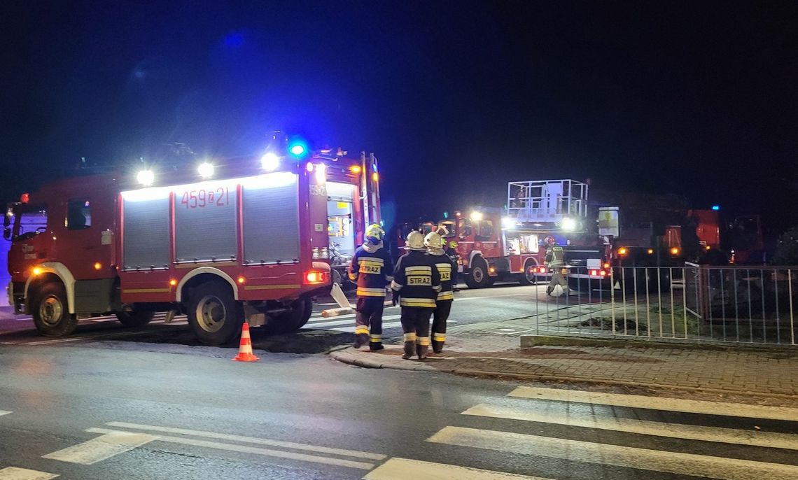 Pożar przewodu kominowego. Kilka zastępów strażaków w akcji [FOTO, WIDEO]