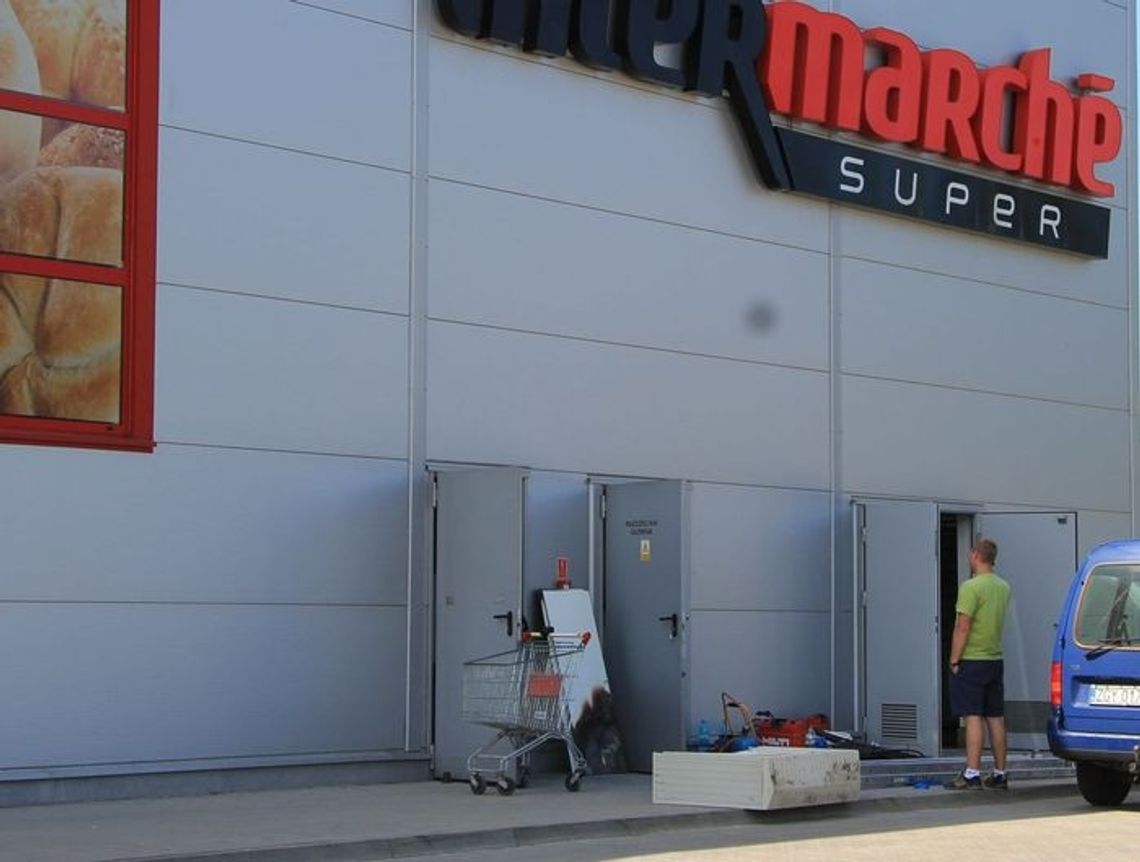 Pożar unieruchomił kilka sklepów Pożar unieruchomił kilka sklepów