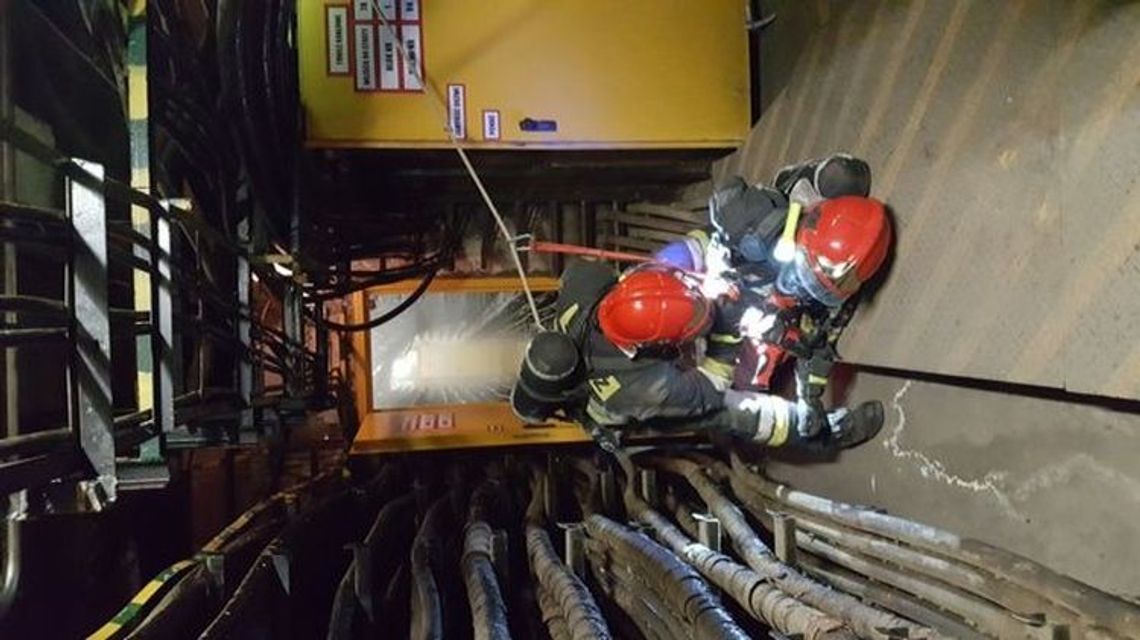 Pożar w Elektrowni Dolna Odra. Ratownicy i strażacy w szkoleniowej akcji