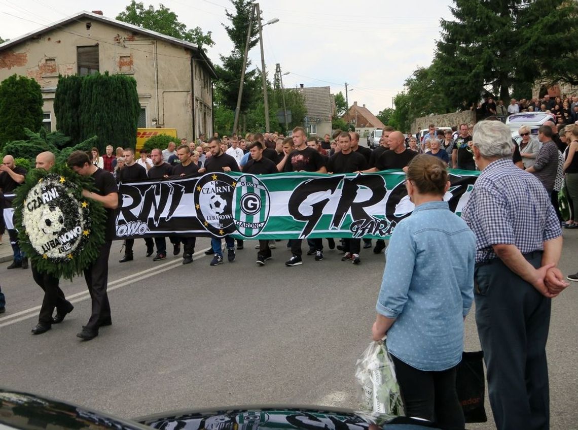 Pożegnali piłkarza śp. Artura Prostaka