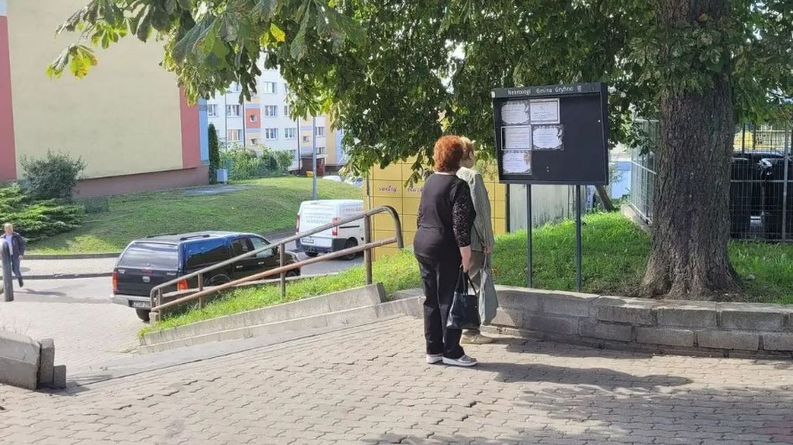 Pożegnanie to jedyny most, przez który musimy przejść samotnie, choć po obu stronach stoją tłumy