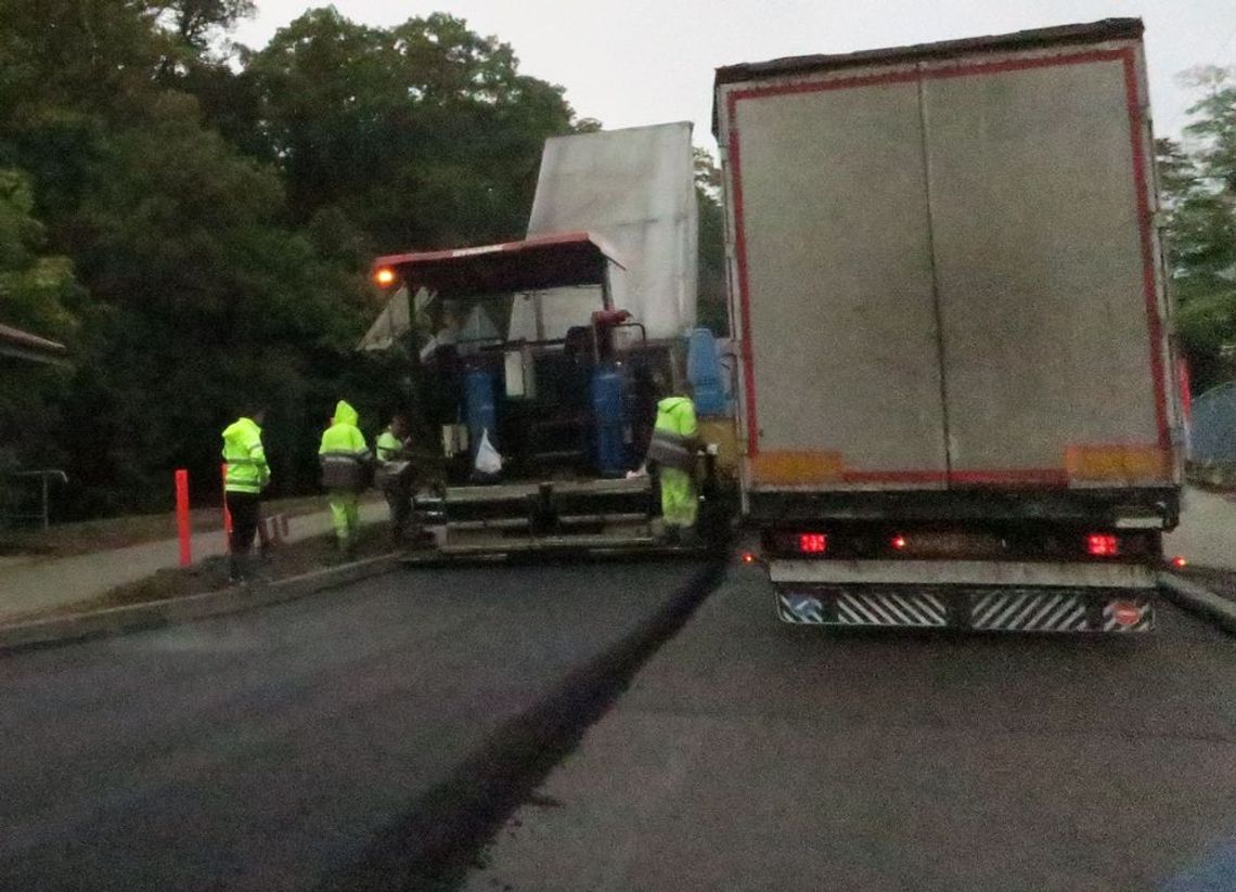 Praca wre, ale komunikacyjny chaos trwa