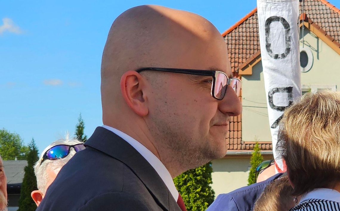 Pracodawcy Mateckiego z aktami oskarżenia. O akcji CBA na sesji powiatowej