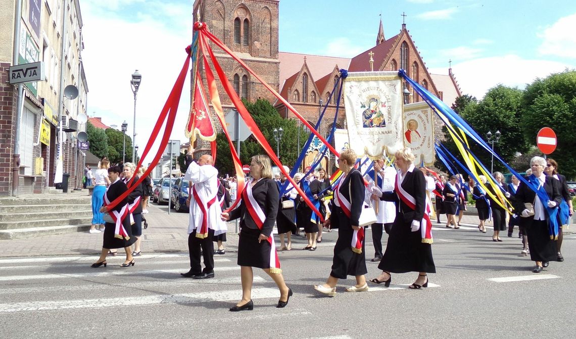 Procesja Bożego Ciała w Gryfinie - radosne święto z niespodziewanym zwrotem akcji