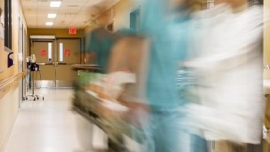 Nie pomogli jej w jednym szpitalu, a potem drugim. W końcu zmarła