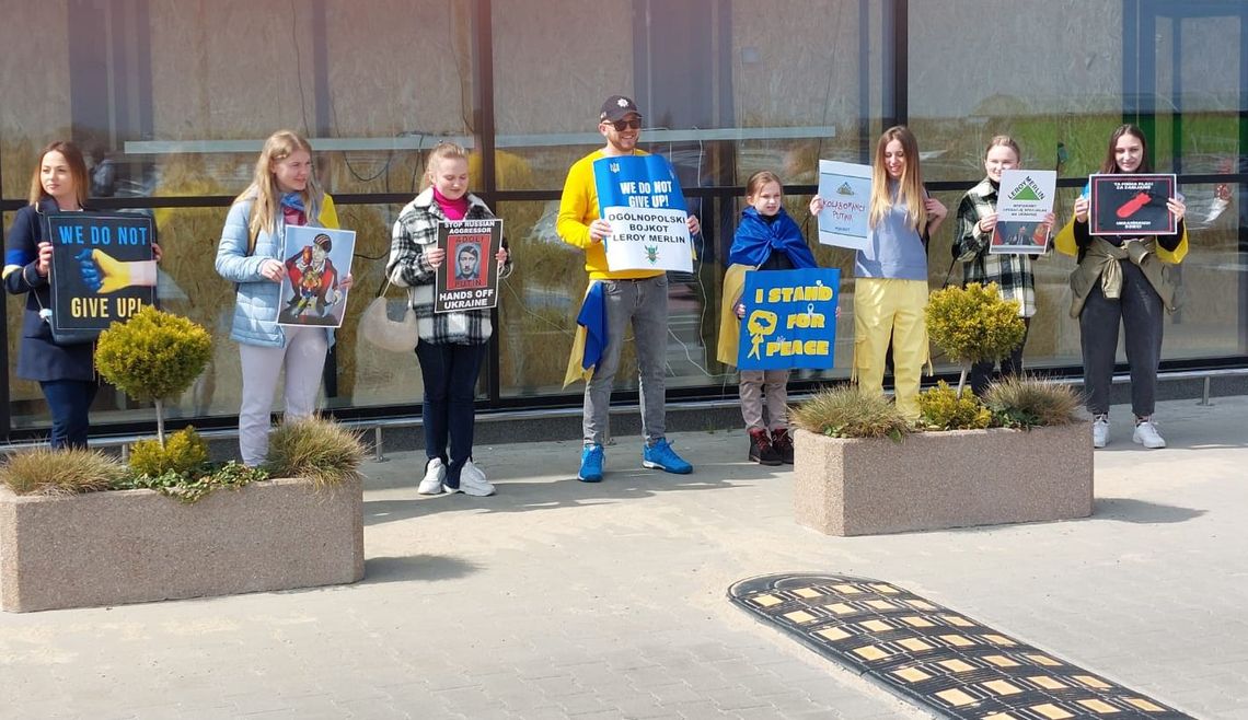 Protestują pod sklepami też w naszym regionie Protestują pod sklepami też w naszym regionie