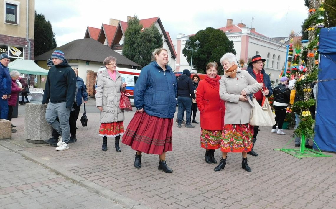 Przedświąteczny jarmark wrócił na swoje miejsce Przedświąteczny jarmark wrócił na swoje miejsce
