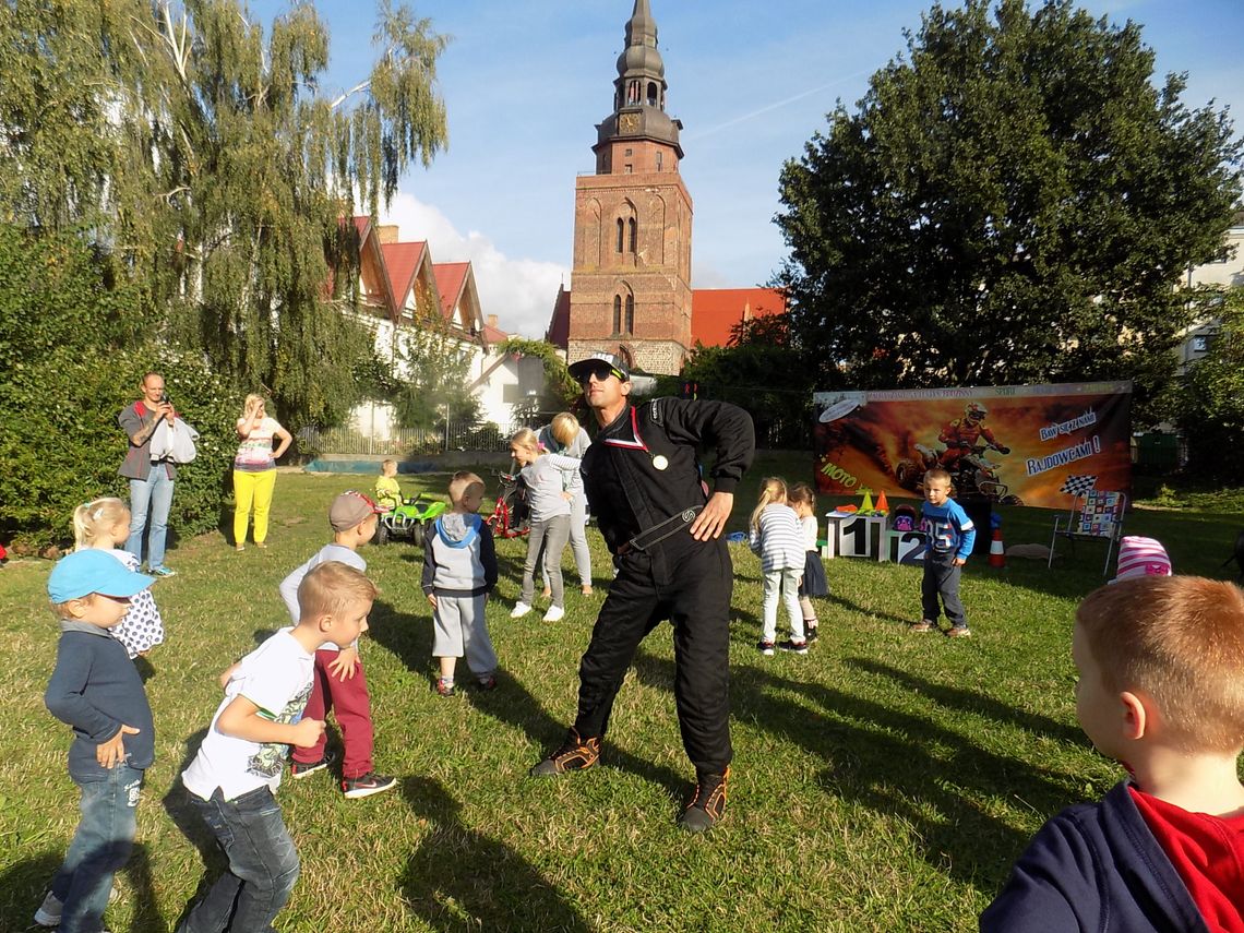 Przedszkolaków zabawa z ziemniakami Przedszkolaków zabawa z ziemniakami