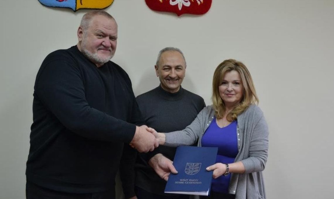 Przekazała pieniądze na wiosenny festiwal Przekazała pieniądze na wiosenny festiwal