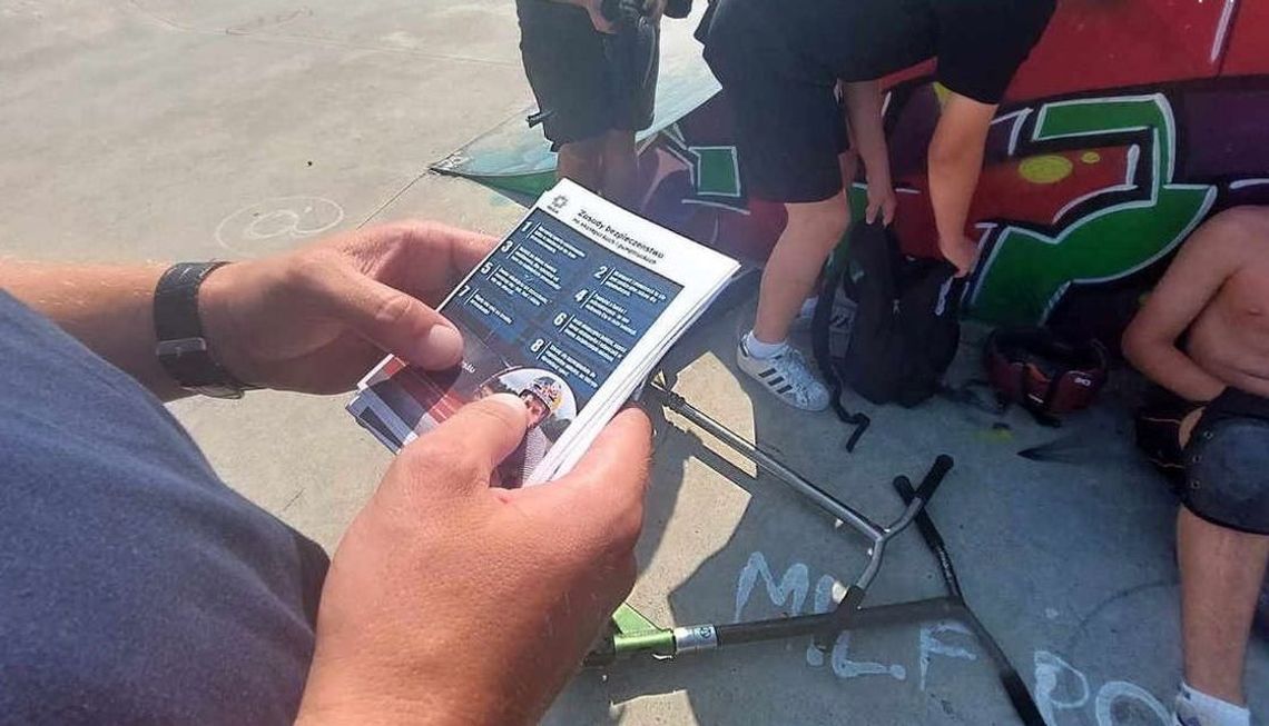 Przekleństwa i picie alkoholu na skateparku. Przydałby się monitoring i patrole Przekleństwa i picie alkoholu na skateparku. Przydałby się monitoring i patrole