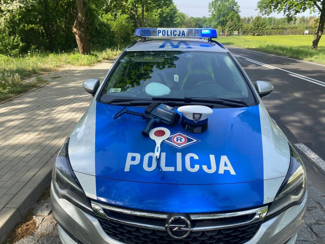 Przekroczył znacznie prędkość. Nie miał uprawnień Przekroczył znacznie prędkość. Nie miał uprawnień