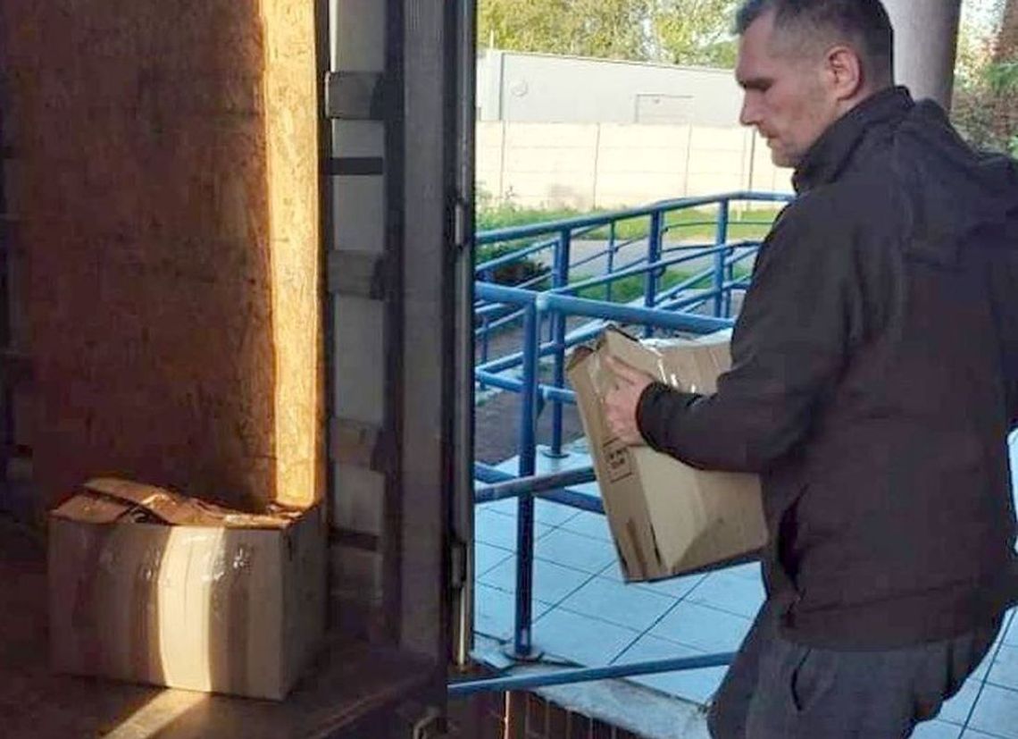 Przygotowali transport darów, które pojadą do Ukrainy Przygotowali transport darów, które pojadą do Ukrainy