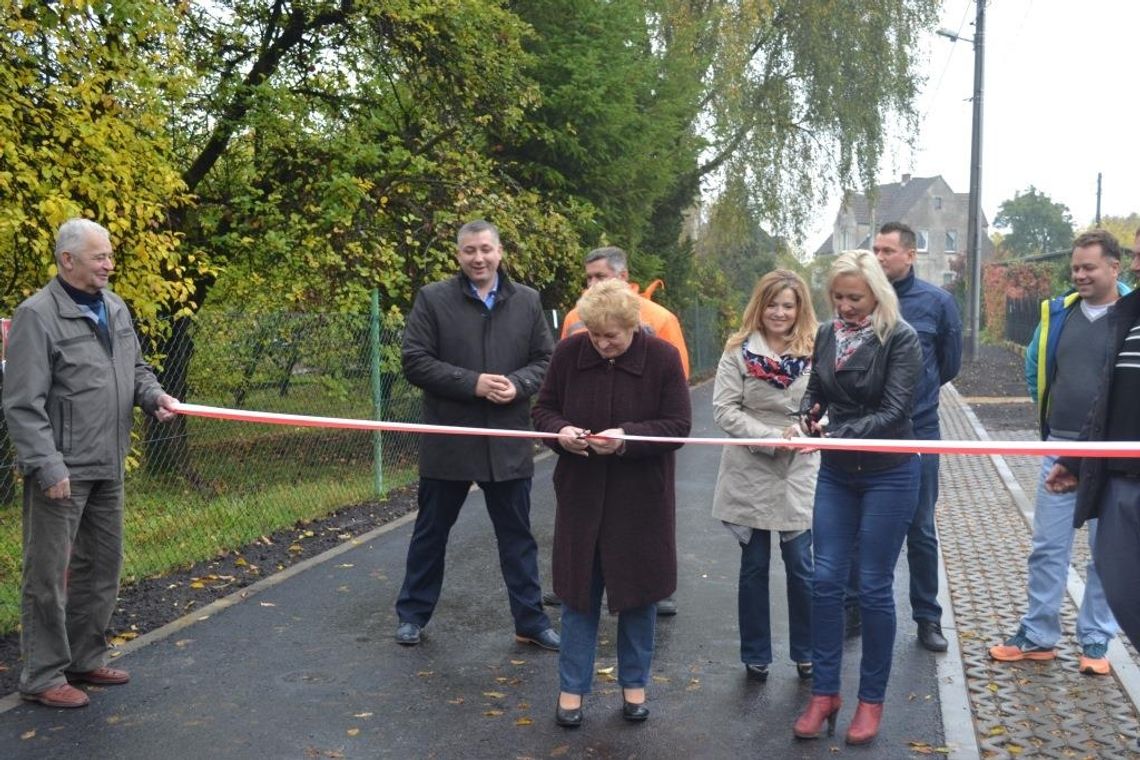 Przynieśli tort na otwarcie ulicy Przynieśli tort na otwarcie ulicy