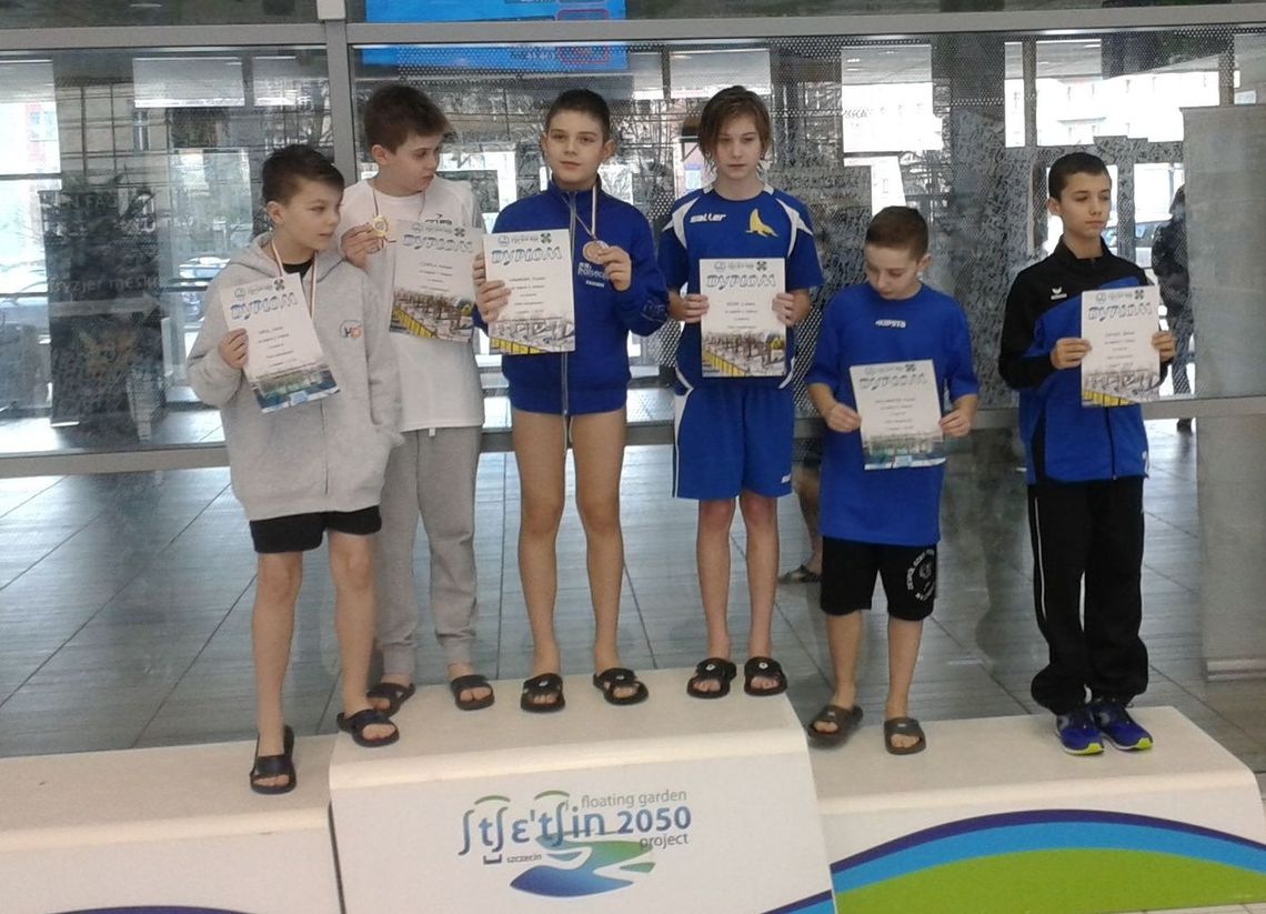 Przywieźli brąz  z pływackiego Grand Prix