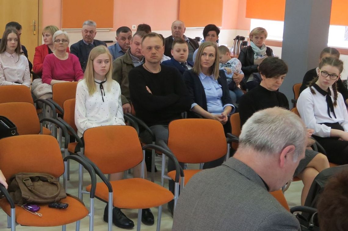 Przyznali stypendia najlepszym uczniom w gminie Przyznali stypendia najlepszym uczniom w gminie