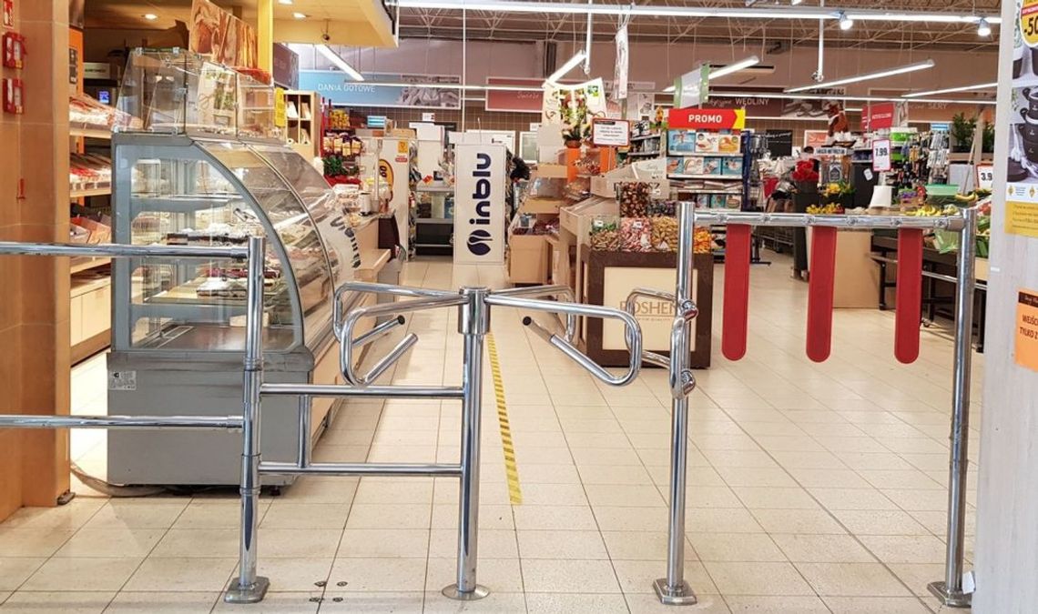 Pulsujące monitory w Intermarche [list czytelnika]