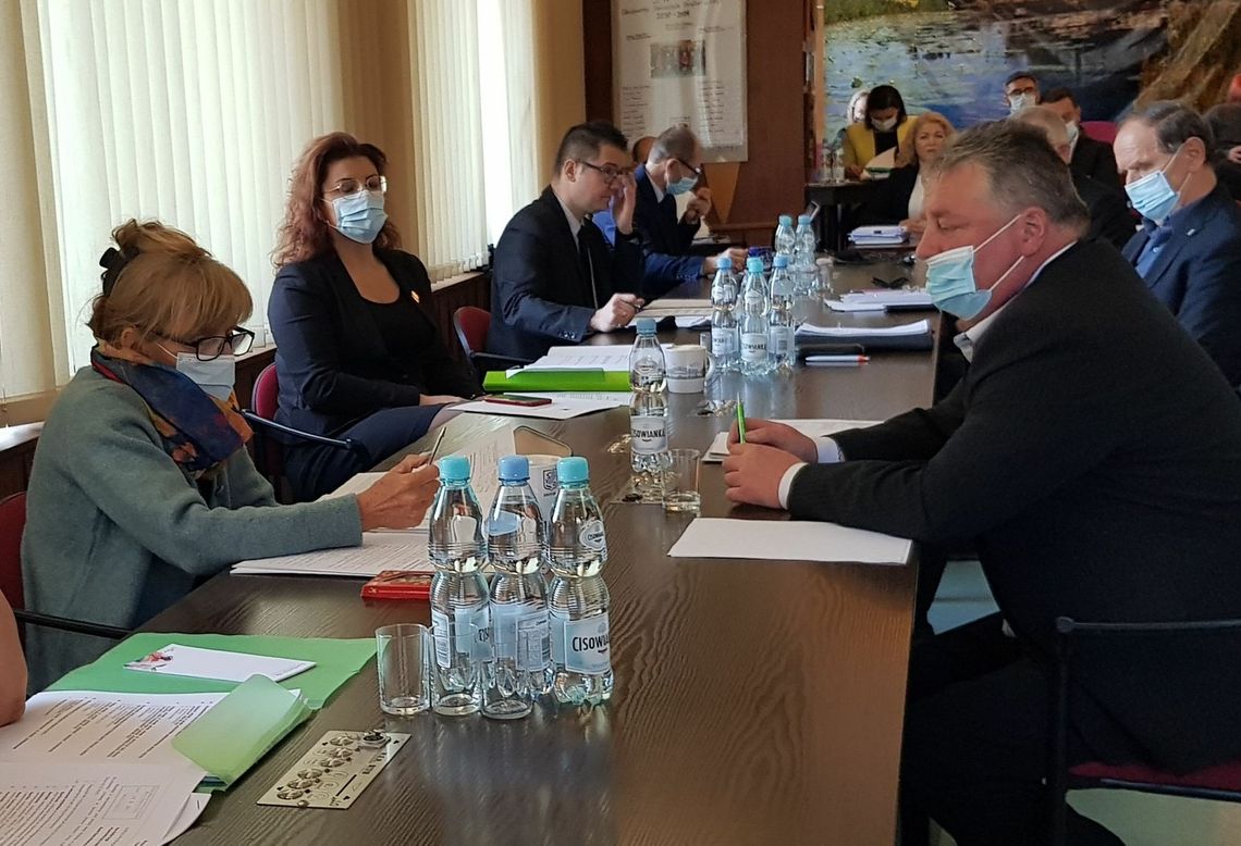 Pytali o likwidację usług pogrzebowych w PUK, bezczynność w sprawie szkoły muzycznej, chaos na ulicach, remont kaplicy cmentarnej i inne sprawy [FILM]