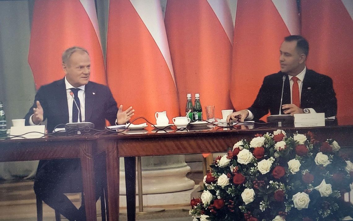 Rada gabinetowa – pokaz siły z jednej i drugiej strony. Wielki spektakl władzy Rada gabinetowa – pokaz siły z jednej i drugiej strony. Wielki spektakl władzy