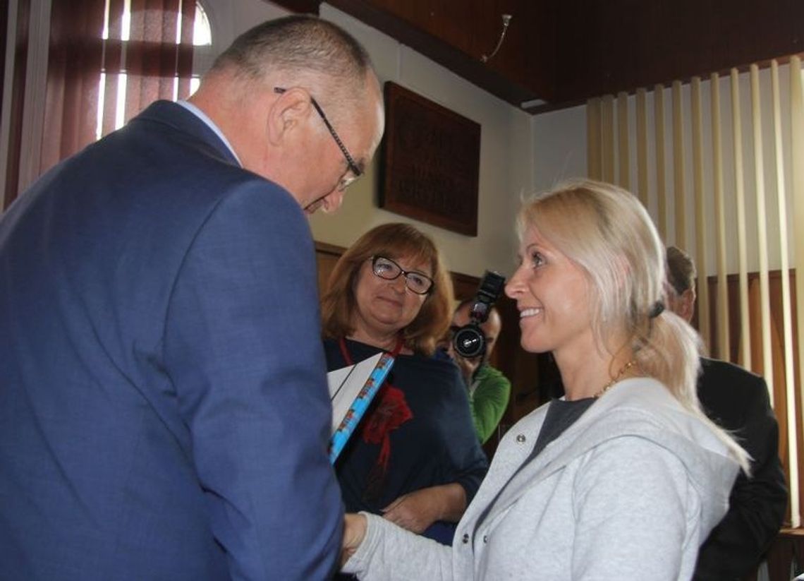 Radni zadają pytania burmistrzowi Radni zadają pytania burmistrzowi