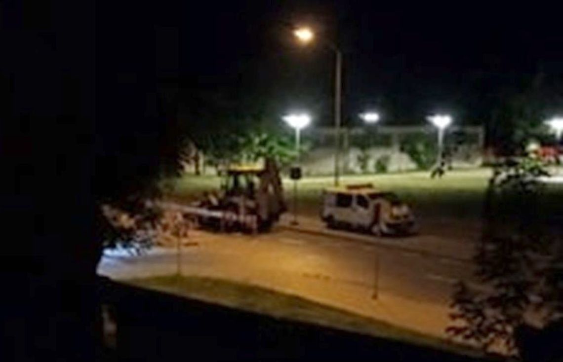 Remontują ulicę nocą. Mieszkańcy narzekają na hałas Remontują ulicę nocą. Mieszkańcy narzekają na hałas