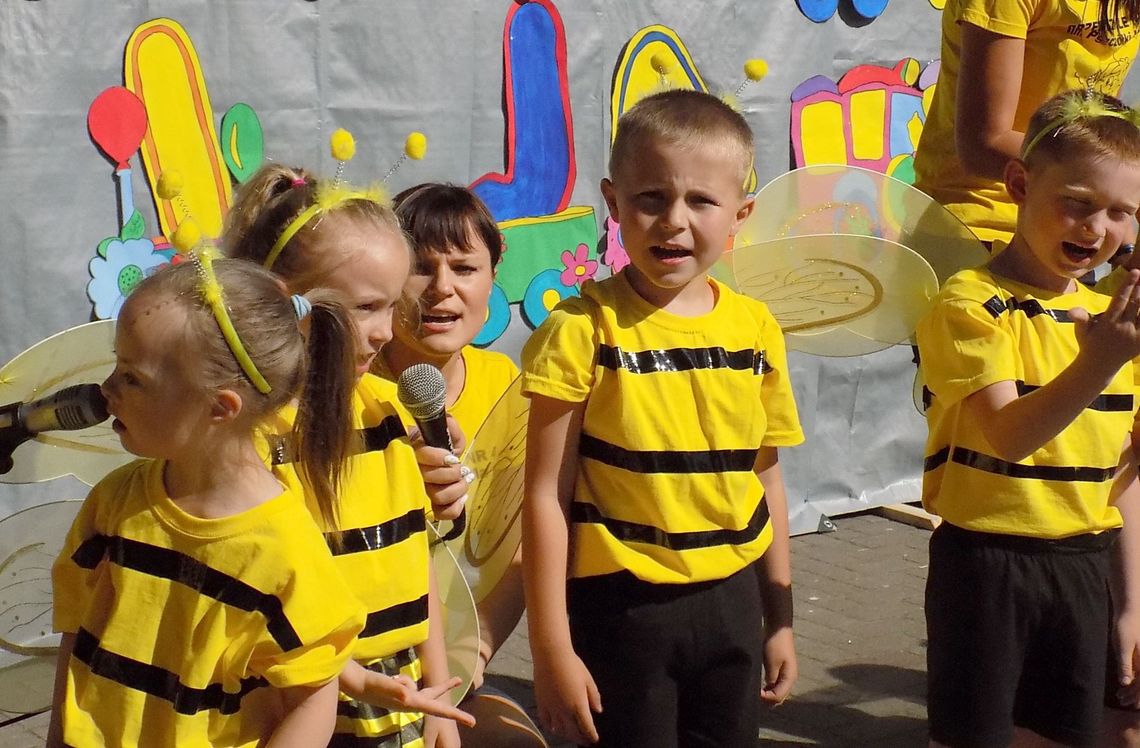 Rodzinne świętowanie u Pszczółki Mai Rodzinne świętowanie u Pszczółki Mai