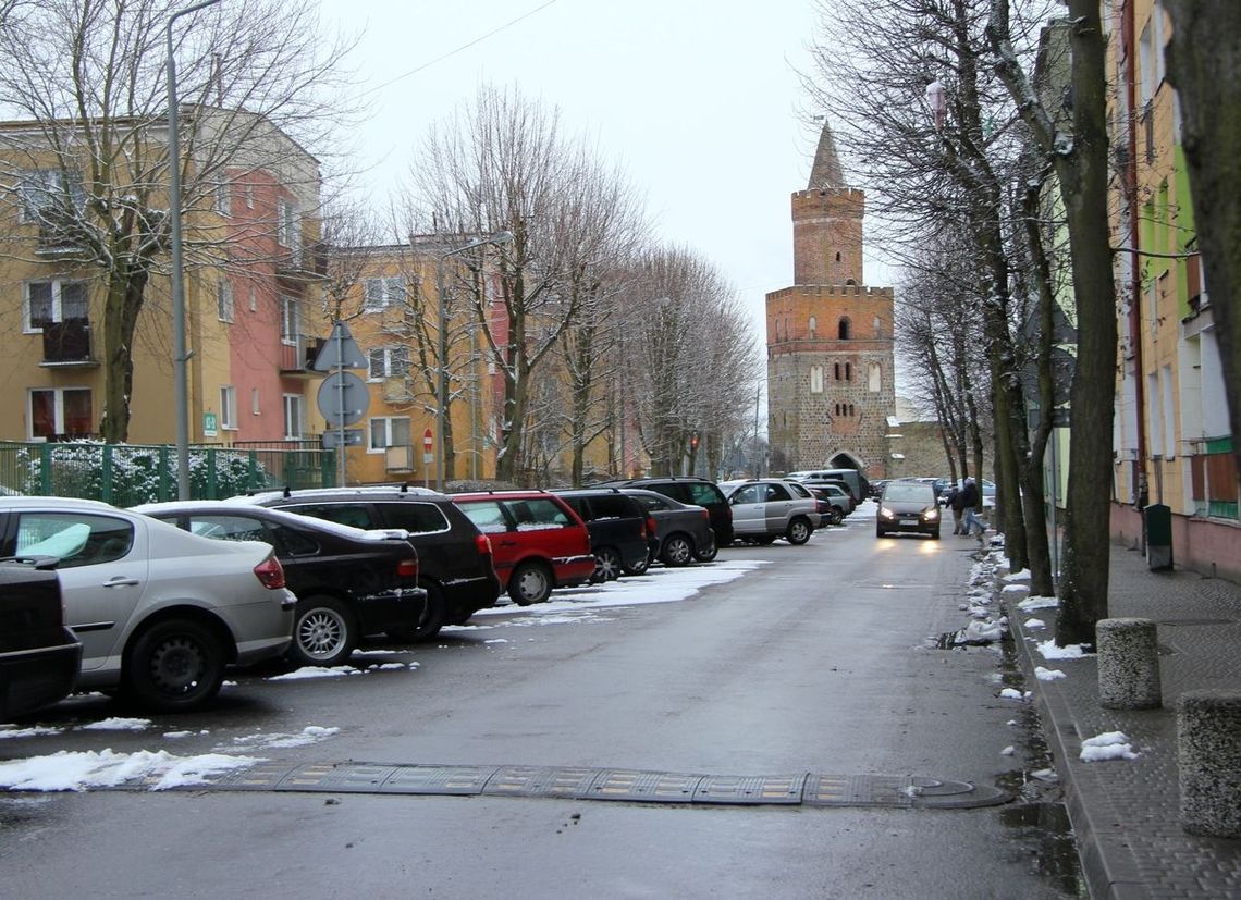 Rozbijali szyby na Niepodległości i Kościelnej