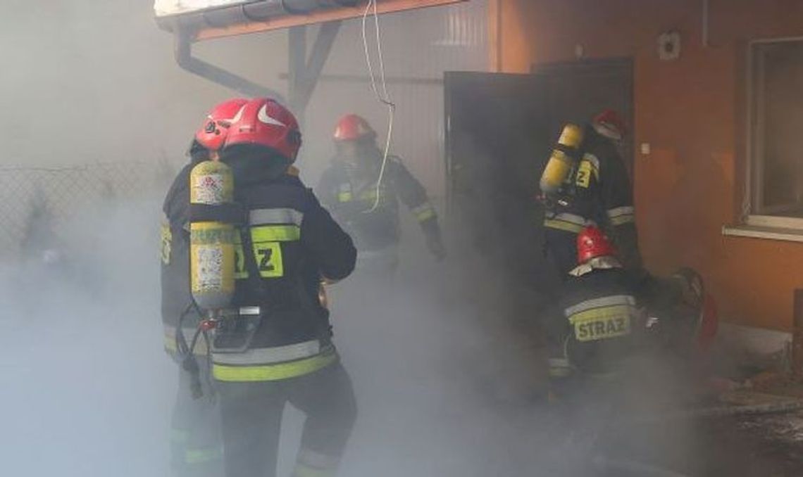 Rozpalił w piecu wbrew zakazowi. Musieli interweniować strażacy