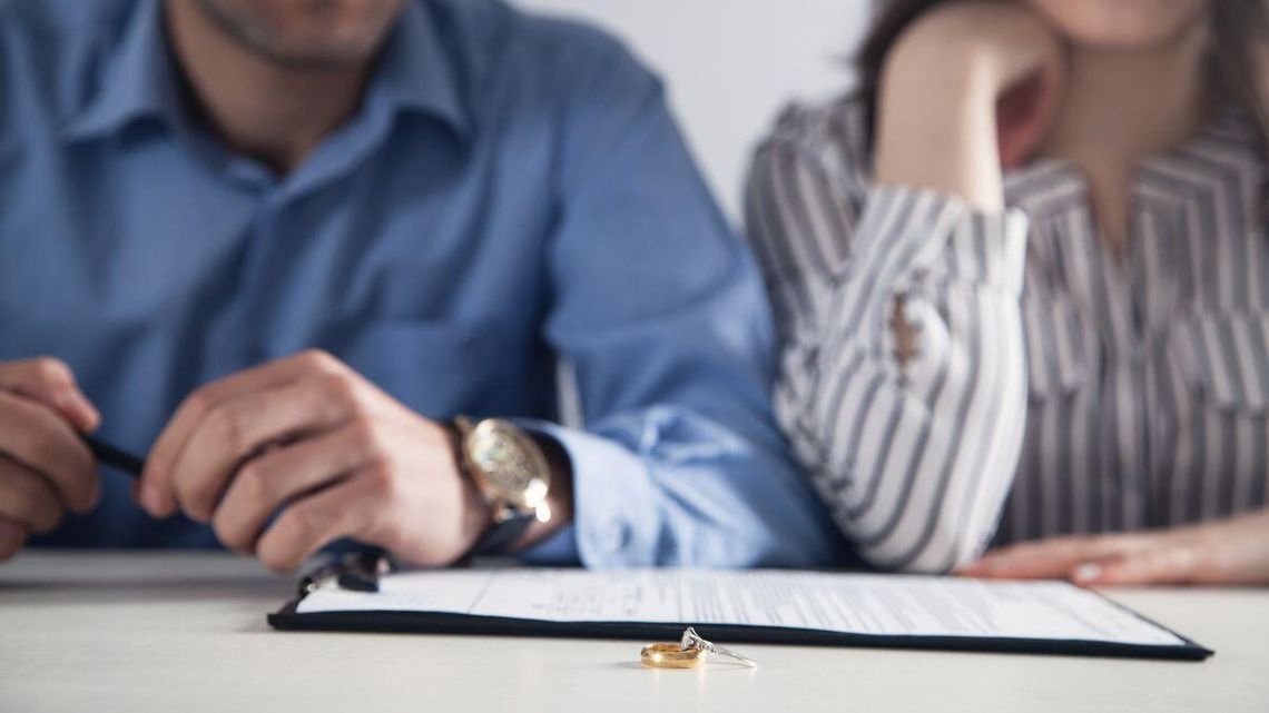 Rozwodzić się bez sądu? Rozwodnik Kosiniak-Kmysz się nie zgadza i atakuje Biejat