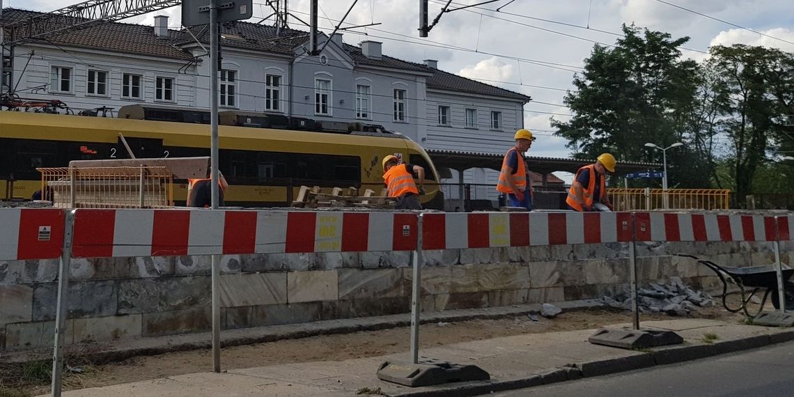Ruszyli z remontem stacji PKP - fotorelacja Ruszyli z remontem stacji PKP - fotorelacja